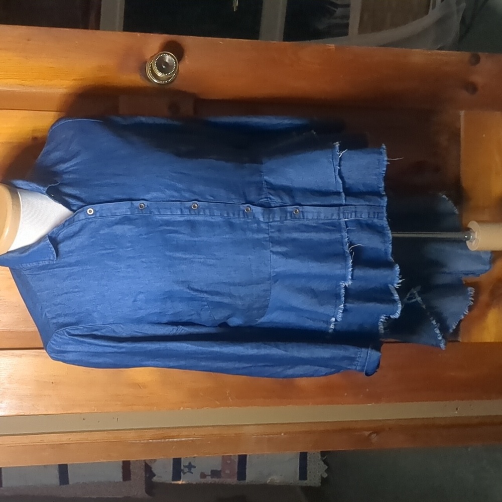 SABRINA LAUREN* raw edge denim back ruffle tuxedo blouse long sleeve button fron